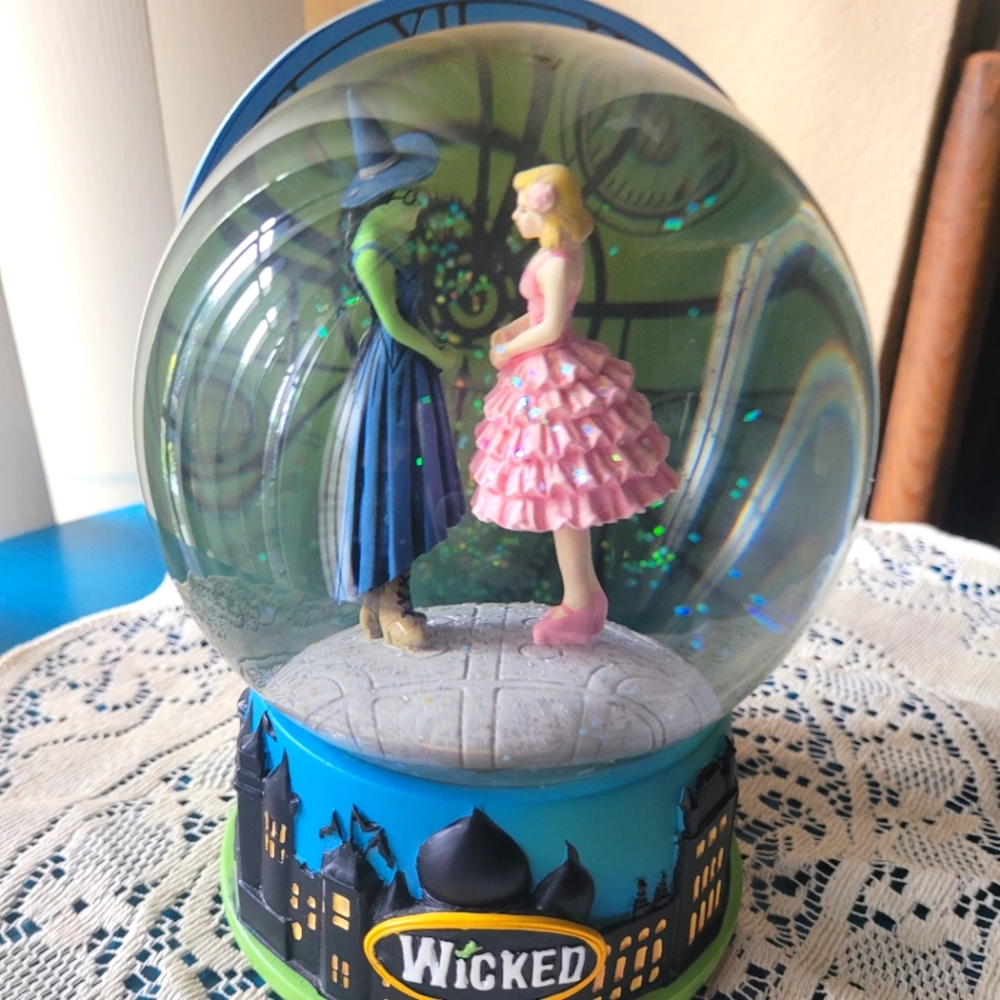 New without box "Wicked" Broadway show snowglobe
